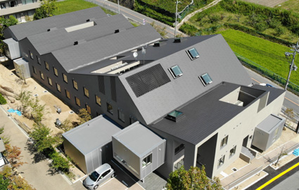 粘接着型金属屋根工法　レオフィットルーフシステム施工例